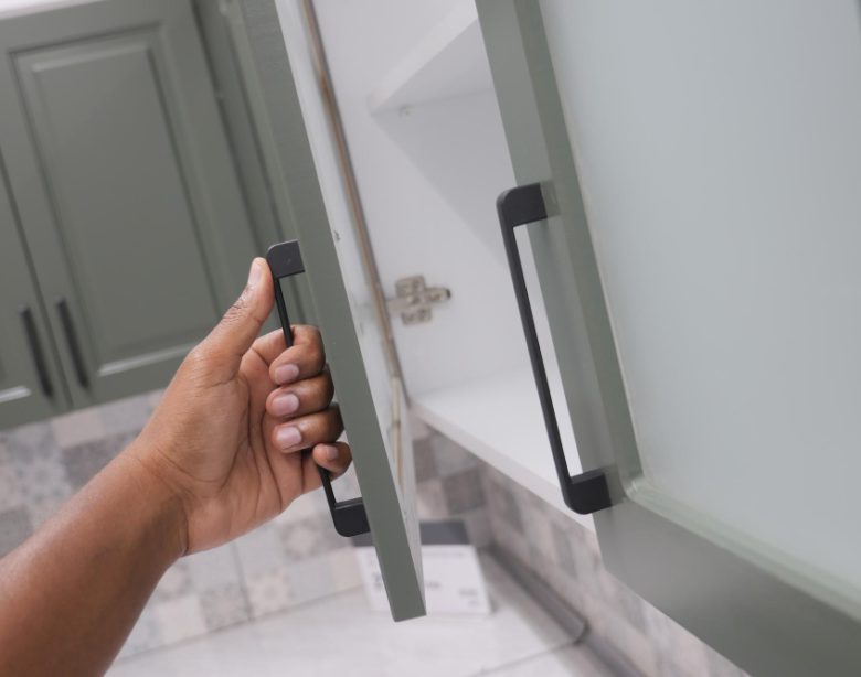 Choisir la poignée de porte de cuisine idéale pour allier style et fonctionnalité
