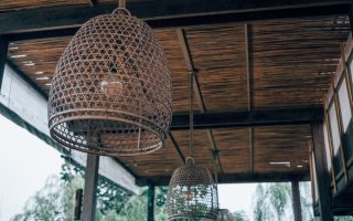 Pergola canisse bambou pour un abri naturel et élégant