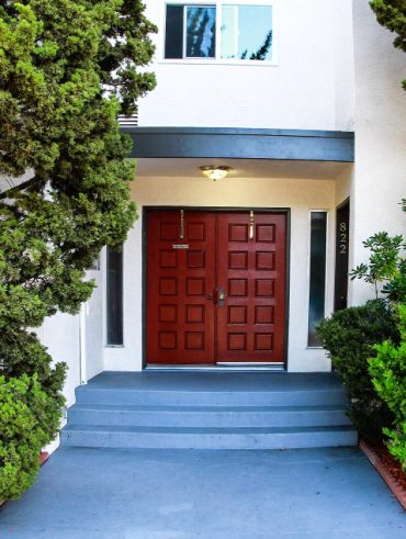 Aménagement extérieur entrée maison pour une première impression réussie