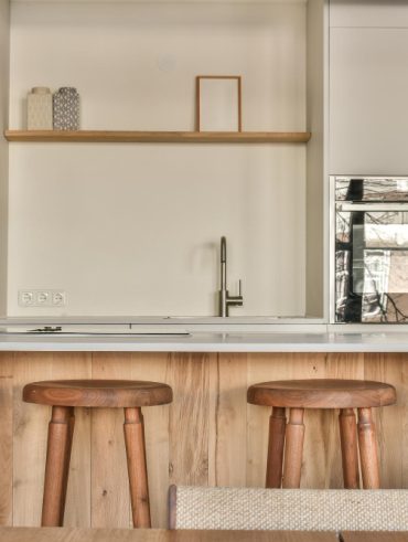 Cuisine taupe et bois c'est marier élégance et chaleur