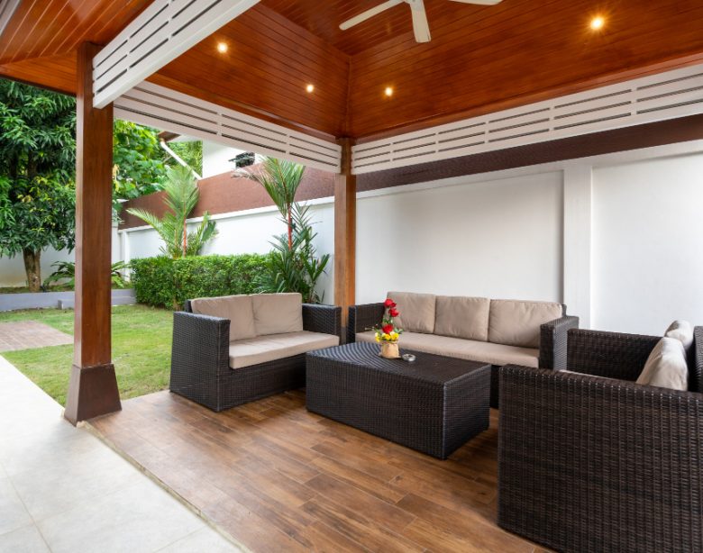 Guide pratique pour sélectionner le toit de terrasse idéal pour votre espace extérieur