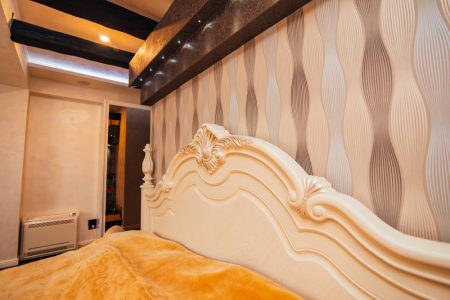Tête de lit peinture originale pour un décor unique