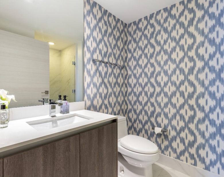 choisir et poser facilement un Papier peint pour toilette
