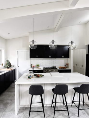Cuisine blanche et noire pour un style élégant et moderne
