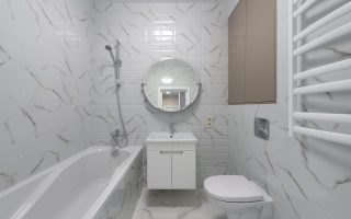 Plan de petite salle de bain avec wc pour optimiser l'espace avec style